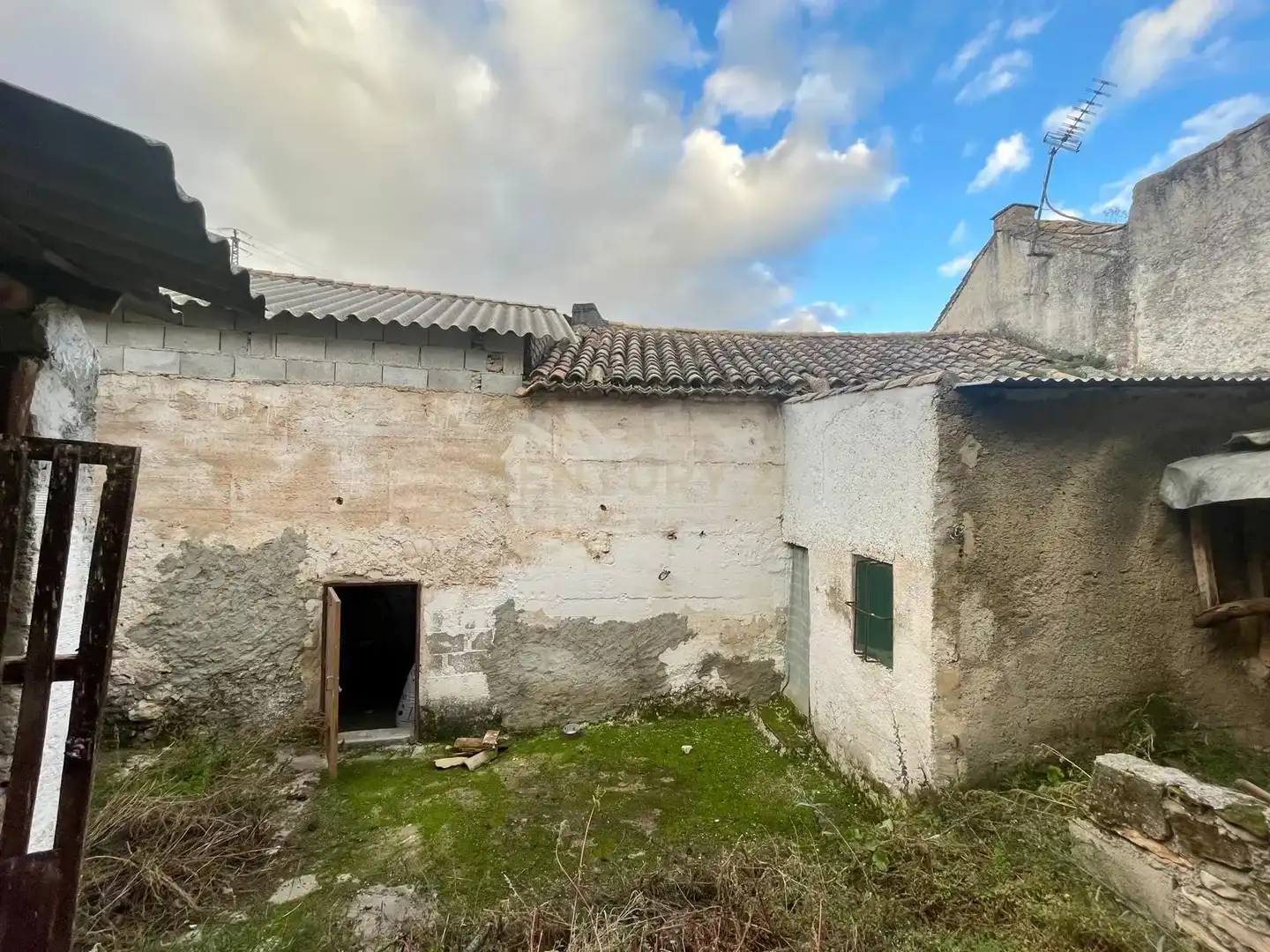 Vista exterior de Casa o xalet en venda en Moclín