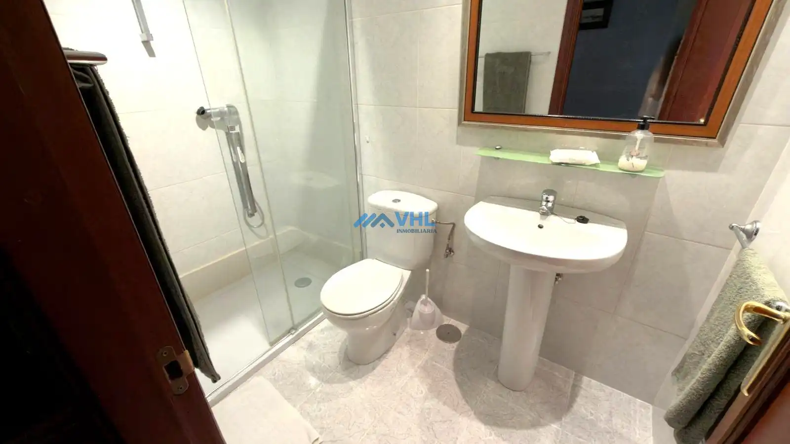 Bathroom of Flat for rent in Castro-Urdiales  with Heating, Terrace and Furnished