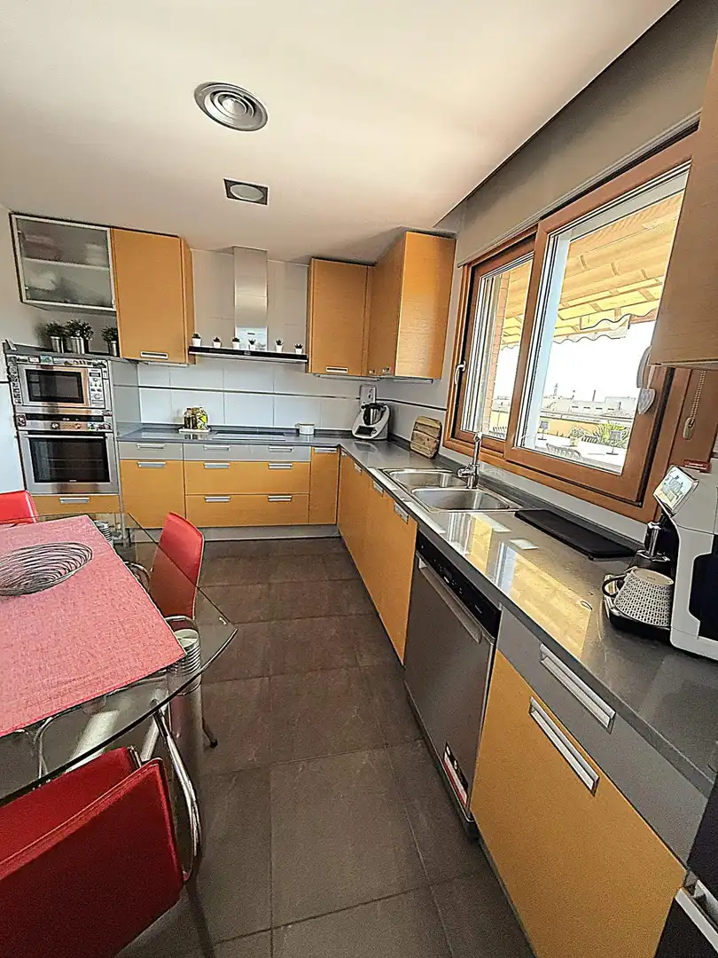 Kitchen of Attic for sale in Valls  with Air Conditioner, Heating and Private garden