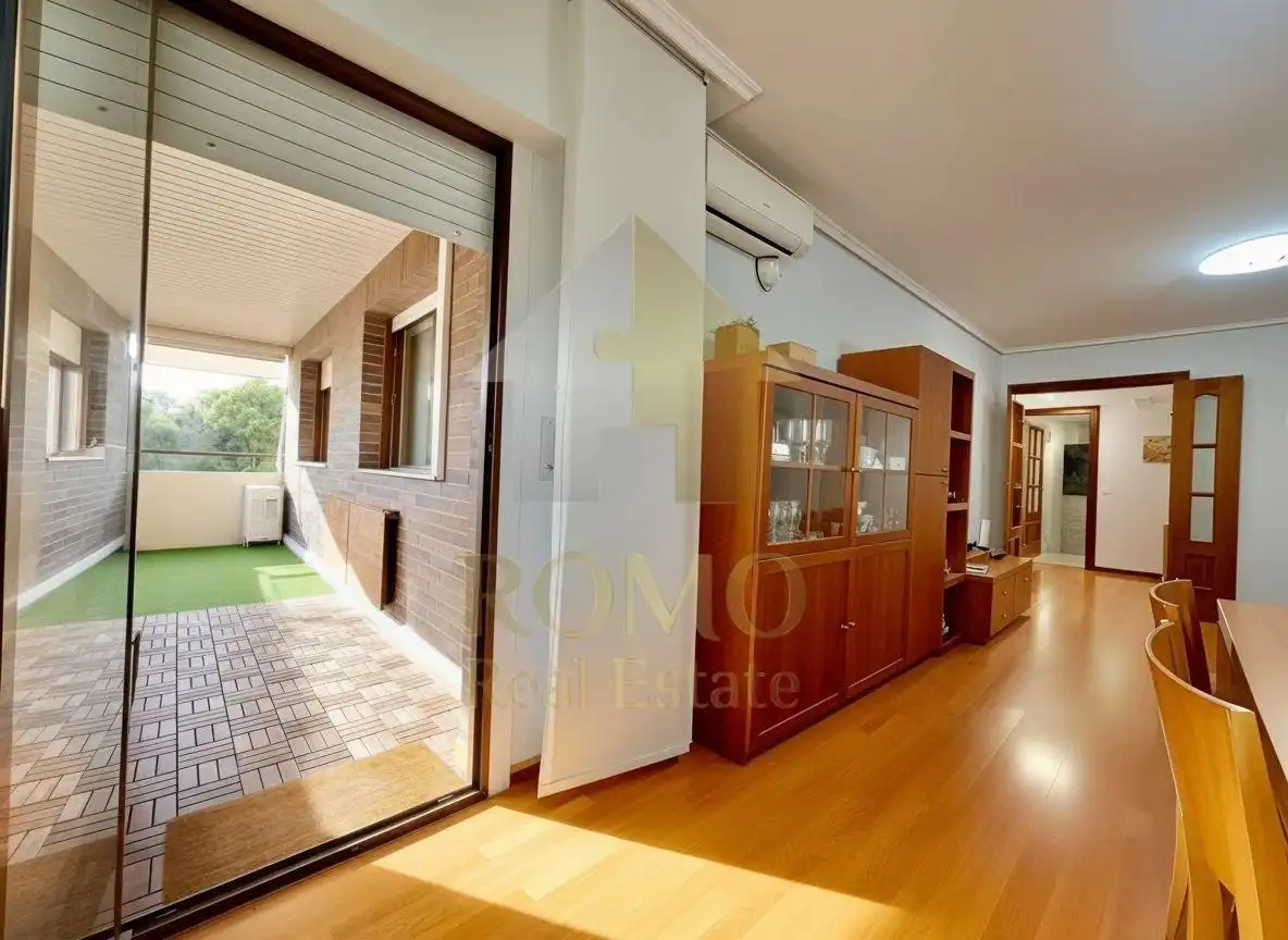 Piso en venta en Sabadell con Calefacción, Parquet y Terraza