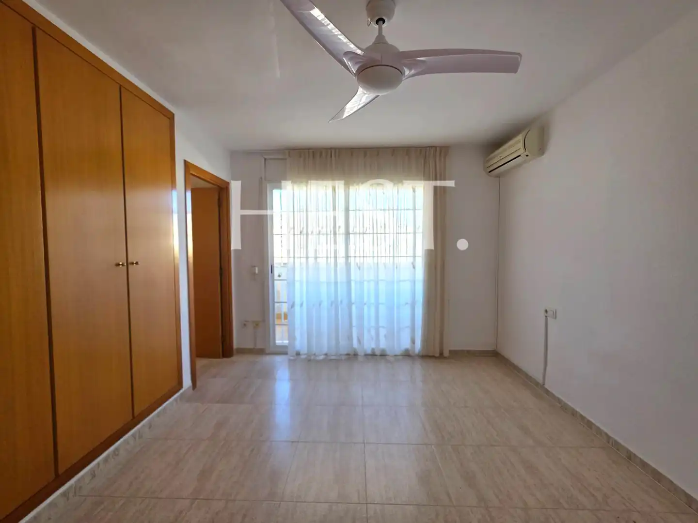 Schlafzimmer von Einfamilien-Reihenhaus zum Verkauf in Cambrils mit Klimaanlage, Heizung und Privatgarten