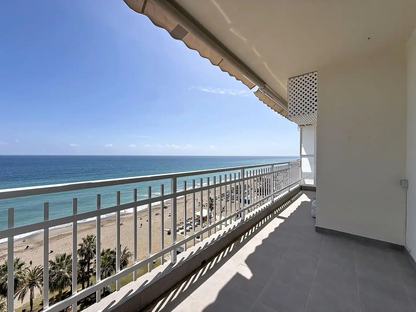 Habitación de Ático de alquiler en Fuengirola con Terraza y Amueblado