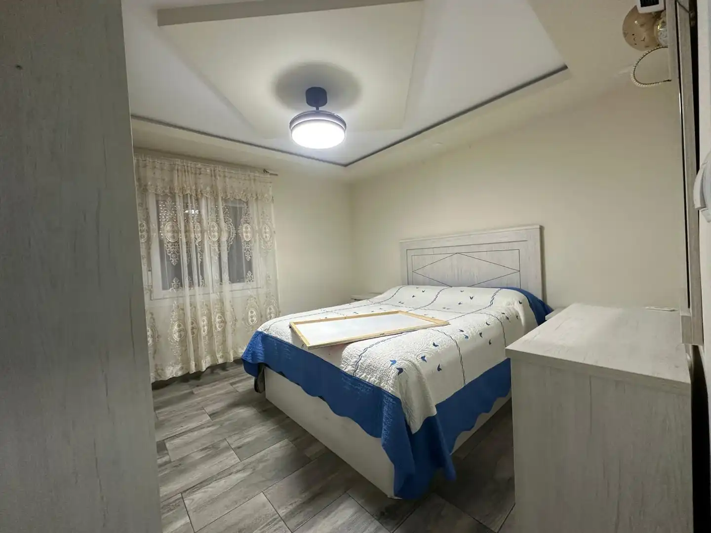 Bedroom of Flat for sale in Sevilla  with Air Conditioner and Furnished