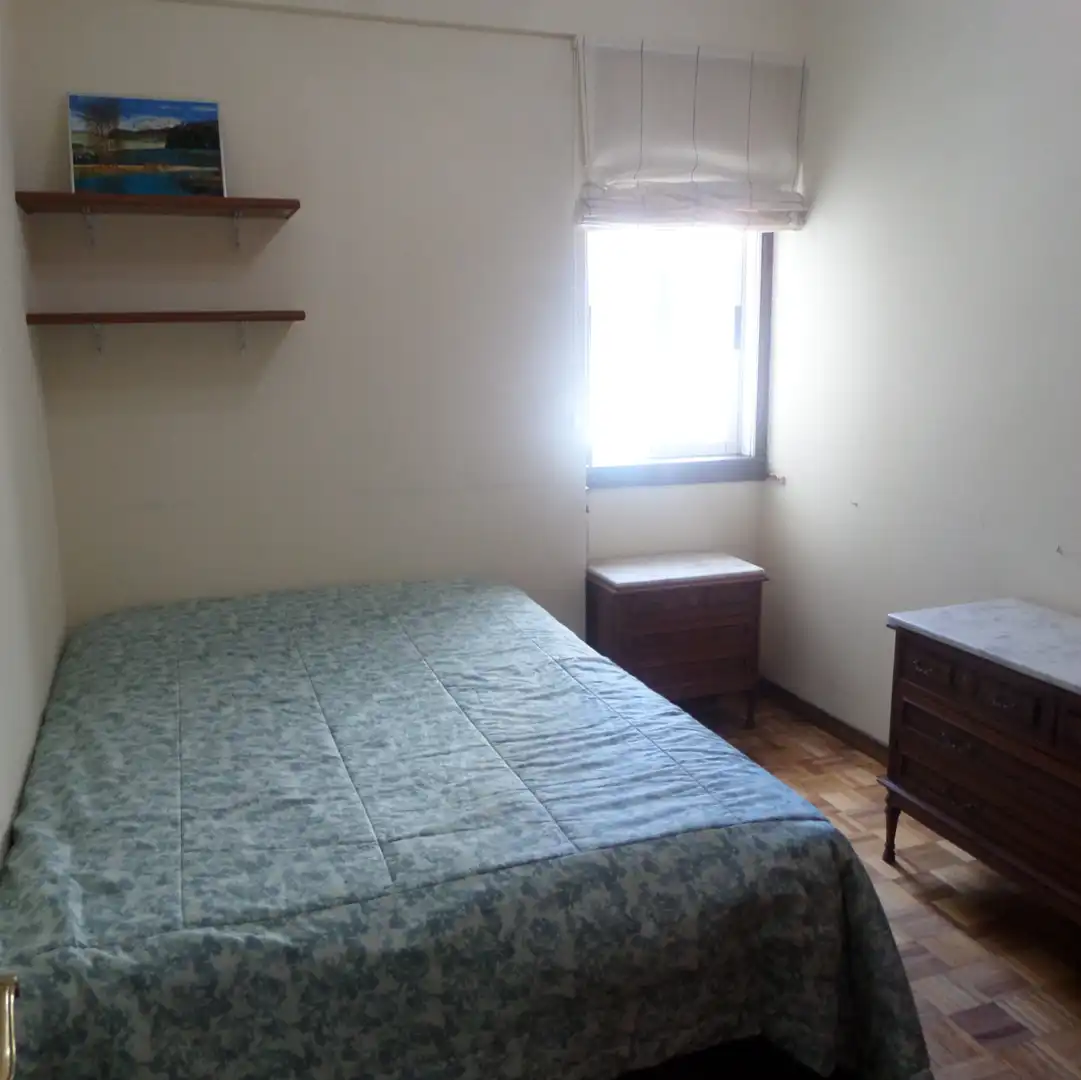 Schlafzimmer von Wohnung zur Miete in A Coruña Capital  mit Parkett, Möbliert und Ofen