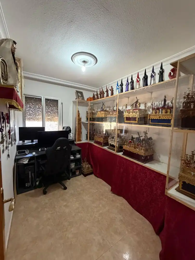 Flat for sale in Sevilla  with Air Conditioner and Terrace
