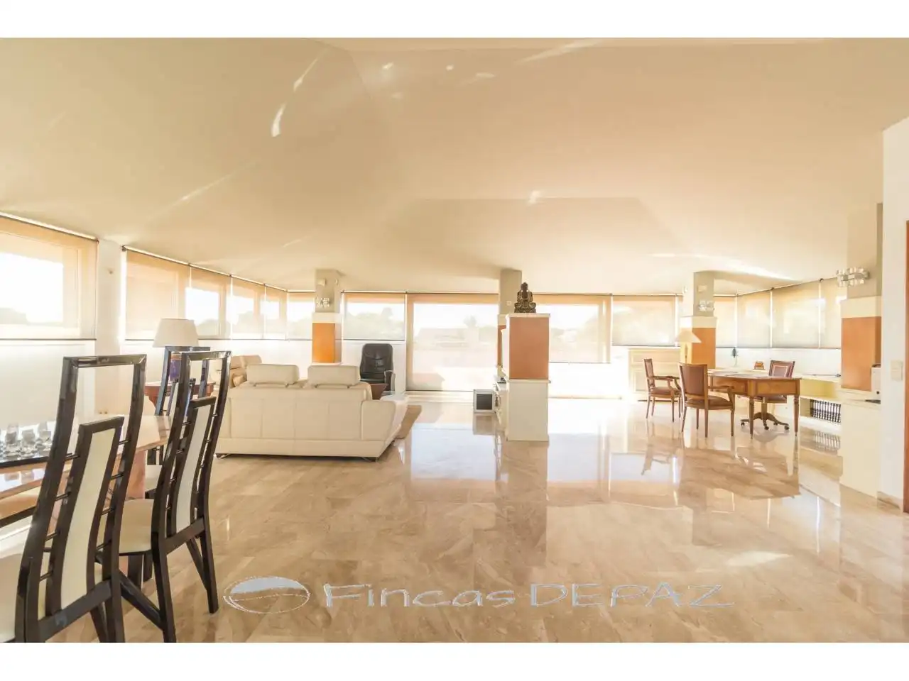 Sala de estar de Casa o chalet en venta en Castelldefels con Aire acondicionado, Calefacción y Jardín privado