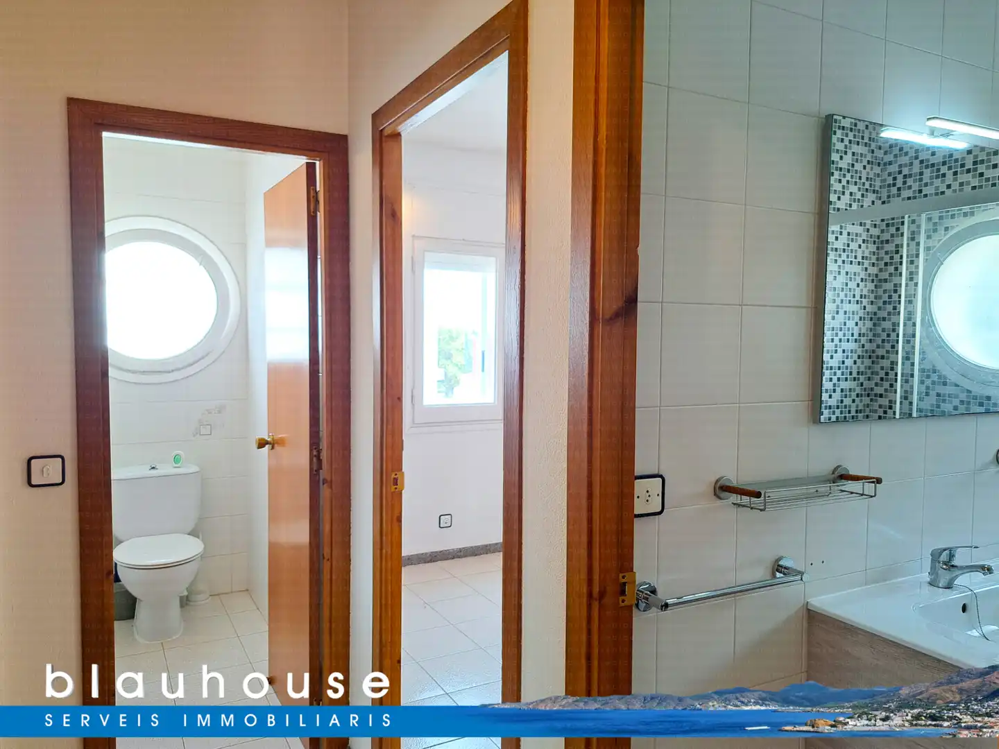 Bathroom of Attic for sale in Llançà  with Air Conditioner and Terrace