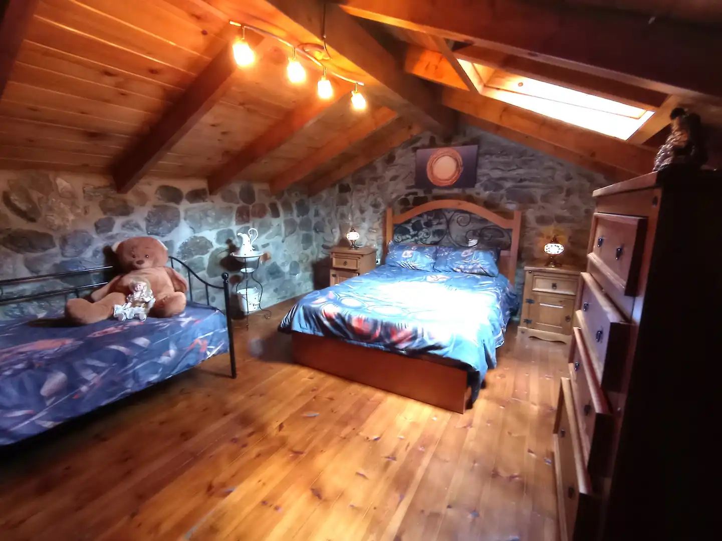 Schlafzimmer von Einfamilien-Reihenhaus zum Verkauf in Boca de Huérgano mit Heizung