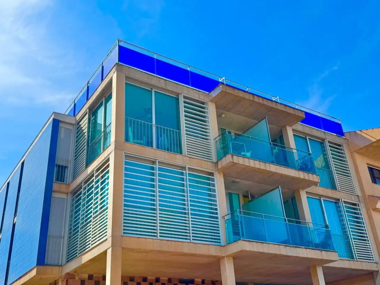 Vista exterior de Piso en venta en Cartagena con Amueblado y Balcón