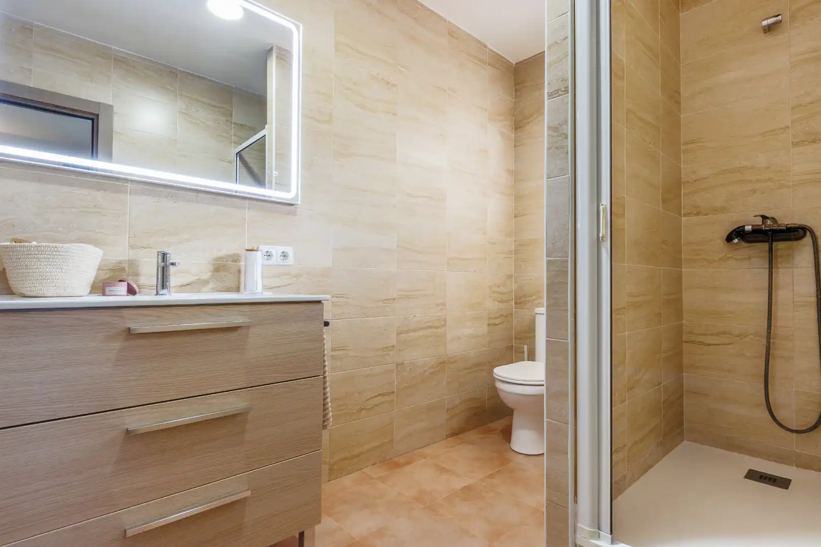 Bathroom of Houses for sale in El Catllar   with Air Conditioner, Private garden and Terrace