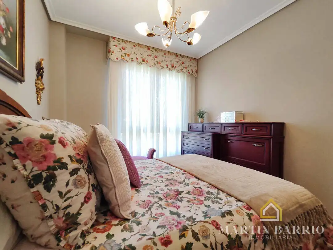 Schlafzimmer von Wohnung zum Verkauf in Muskiz mit Heizung, Privatgarten und Terrasse