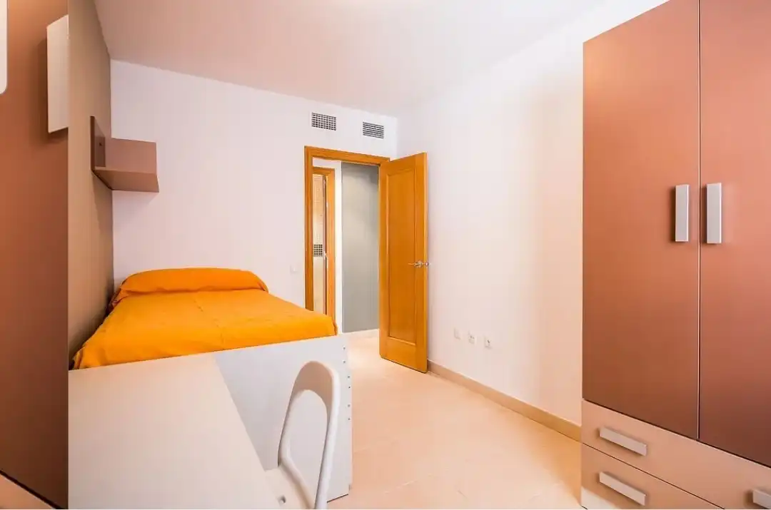 Habitación de Piso de alquiler en Roquetas de Mar con Aire acondicionado, Calefacción y Amueblado