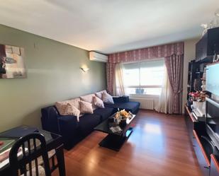 Living room of Flat for sale in Sant Adrià de Besòs  with Air Conditioner, Heating and Balcony