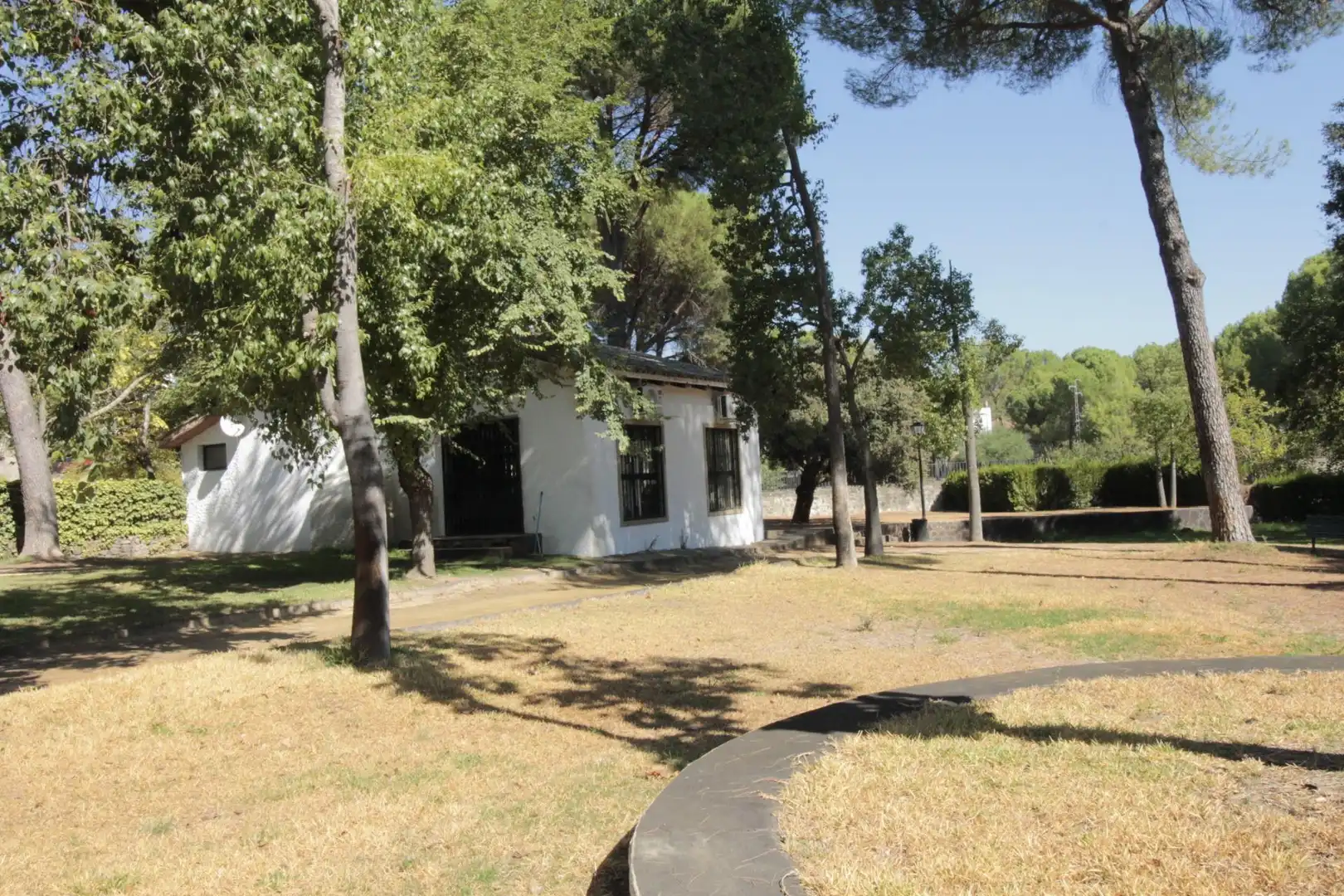 Vista exterior de Casa o chalet en venta en El Castillo de las Guardas con Jardín privado, Trastero y Piscina