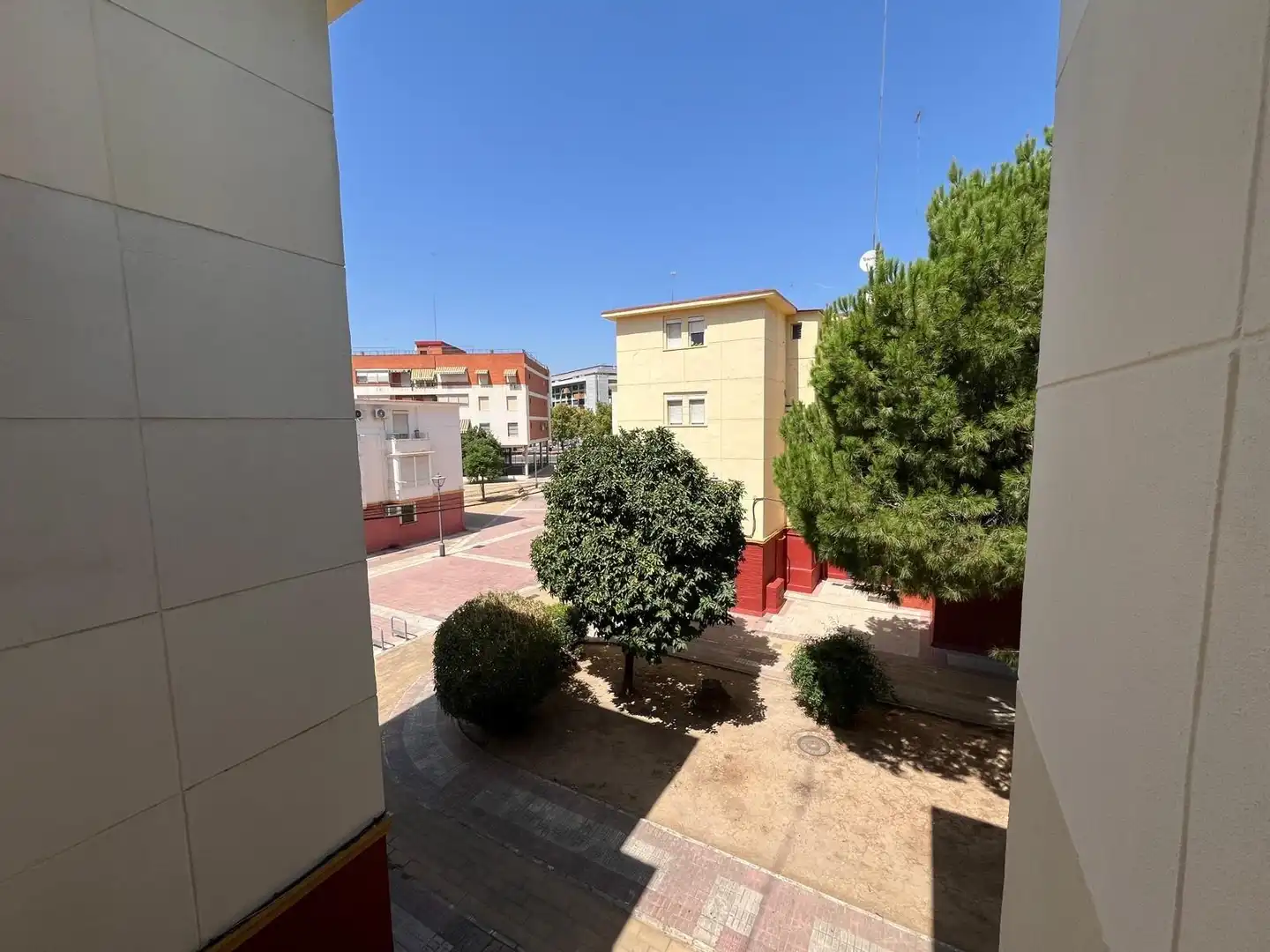 Exterior view of Flat for rent in Sevilla  with Air Conditioner and Furnished