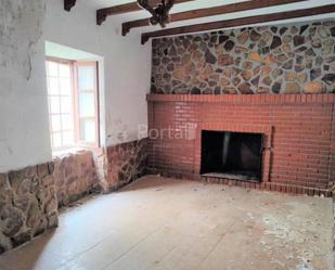 Sala d'estar de Casa adosada en venda en Moral de Calatrava amb Calefacció, Terrassa i Balcó