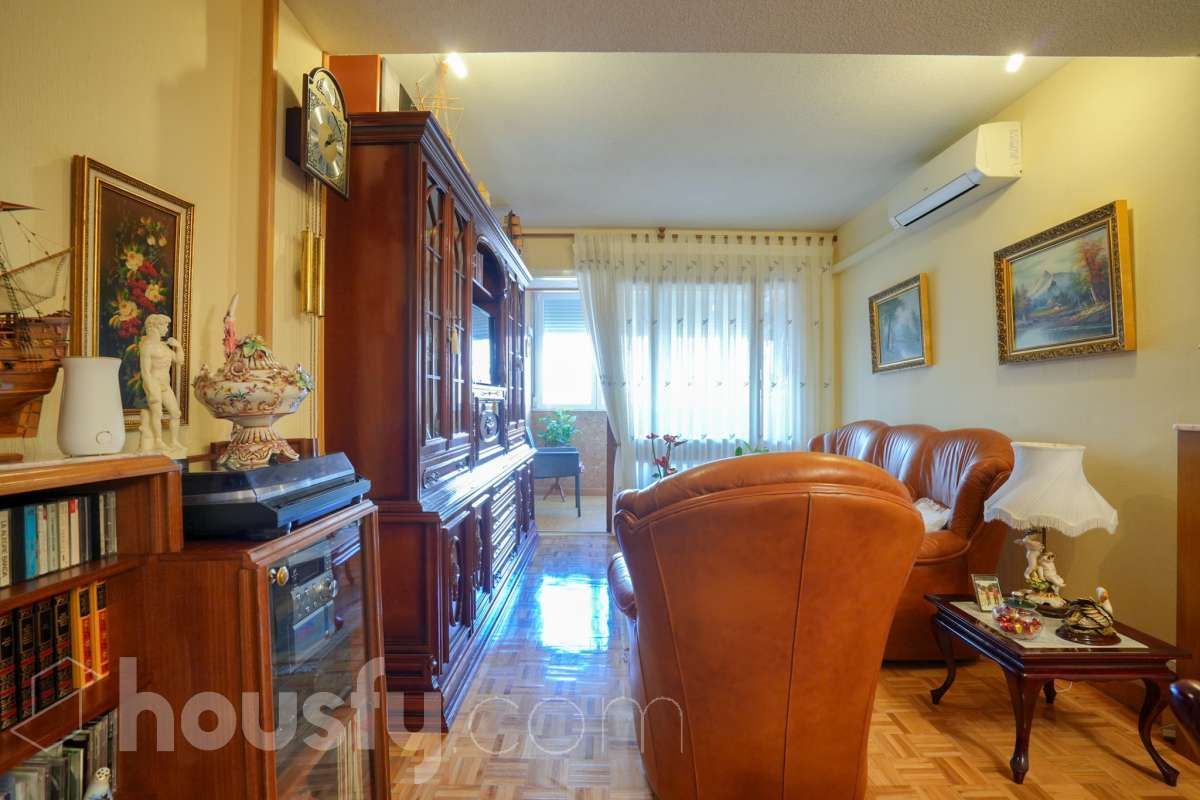 Living room of Flat for sale in  Madrid Capital  with Air Conditioner and Heating