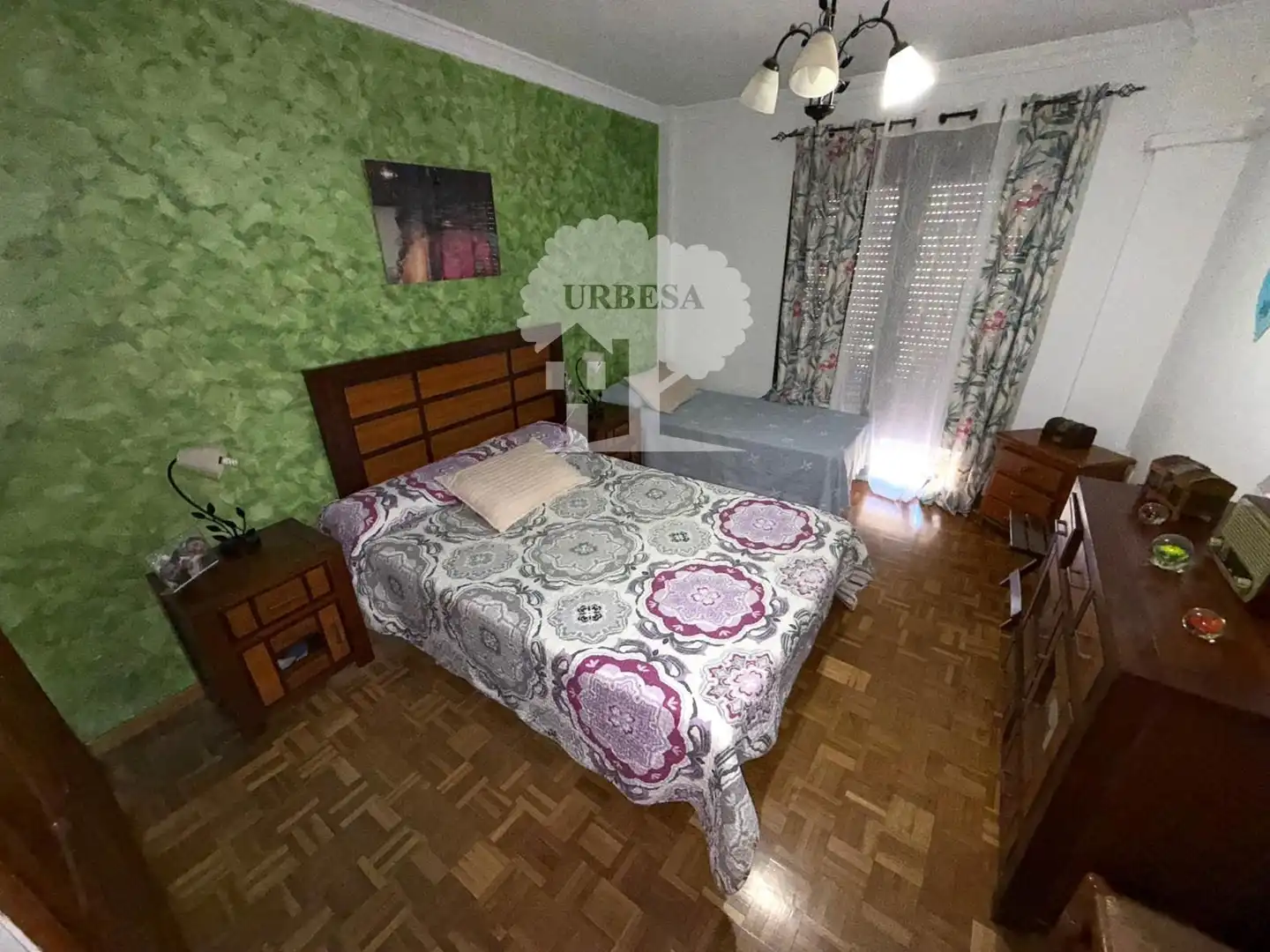 Schlafzimmer von Einfamilien-Reihenhaus zum Verkauf in Motril mit Klimaanlage, Heizung und Schwimmbad