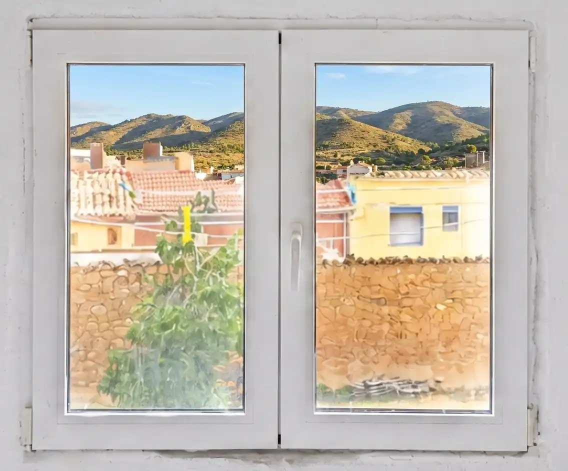 Vista exterior de Casa adosada en venda en Alloza amb Calefacció, Parquet i Moblat