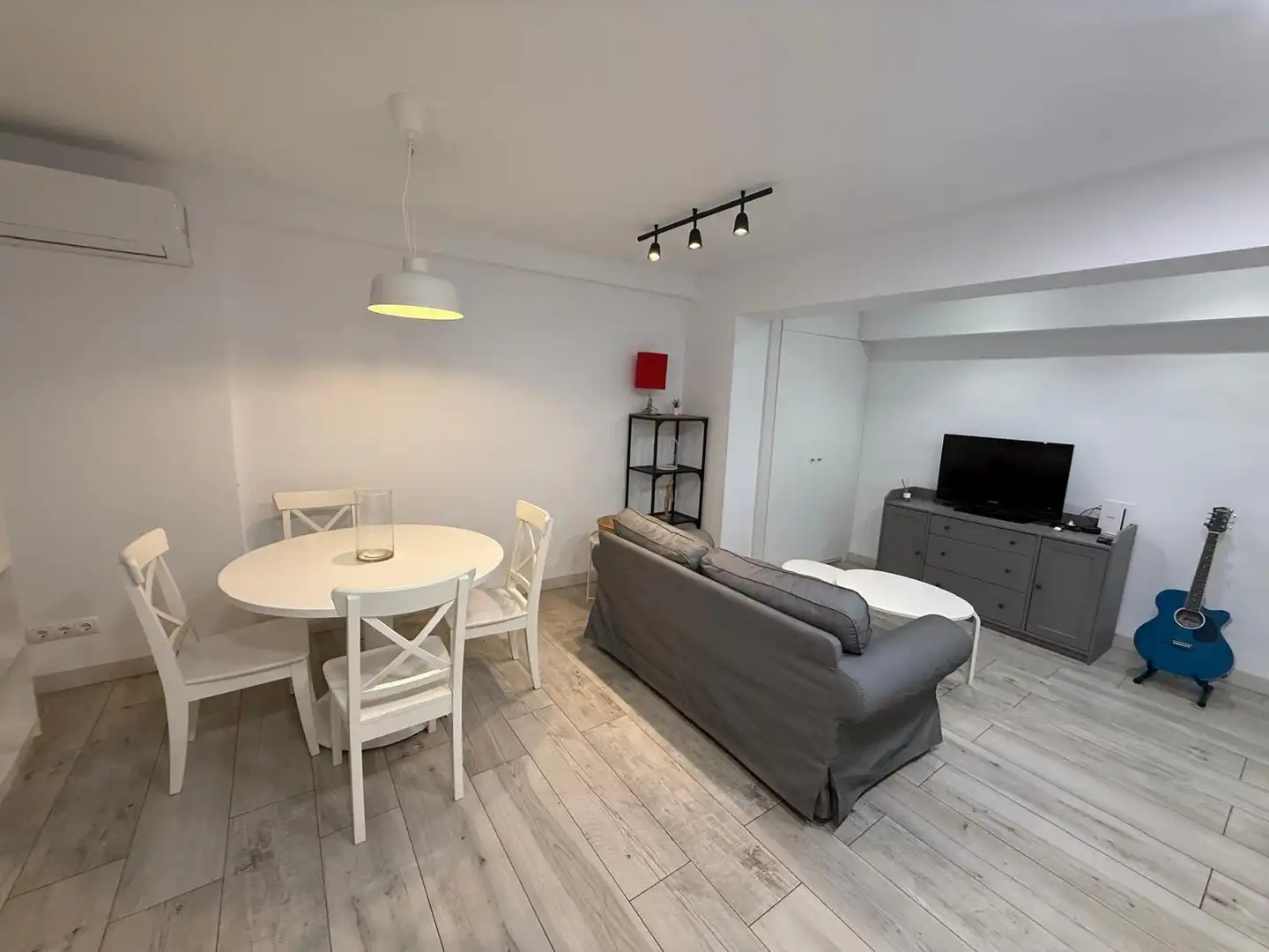 Sala de estar de Piso en venta en Almería con Aire acondicionado, Amueblado y Balcón