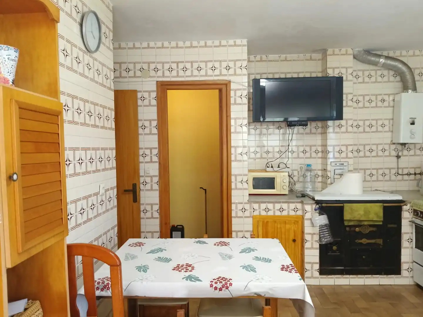 Cuina de Casa o xalet en venda en Ampuero amb Jardí privat, Terrassa i Moblat