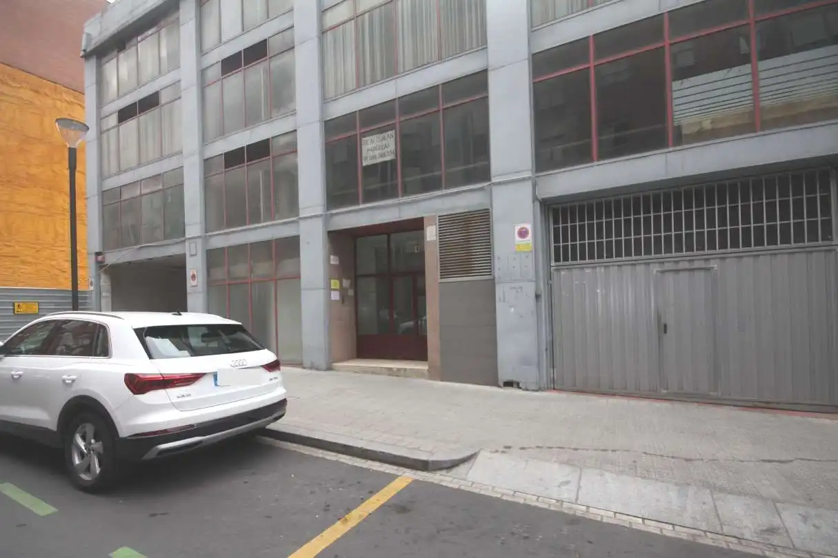 Außenansicht von Garage zum Verkauf in Bilbao 