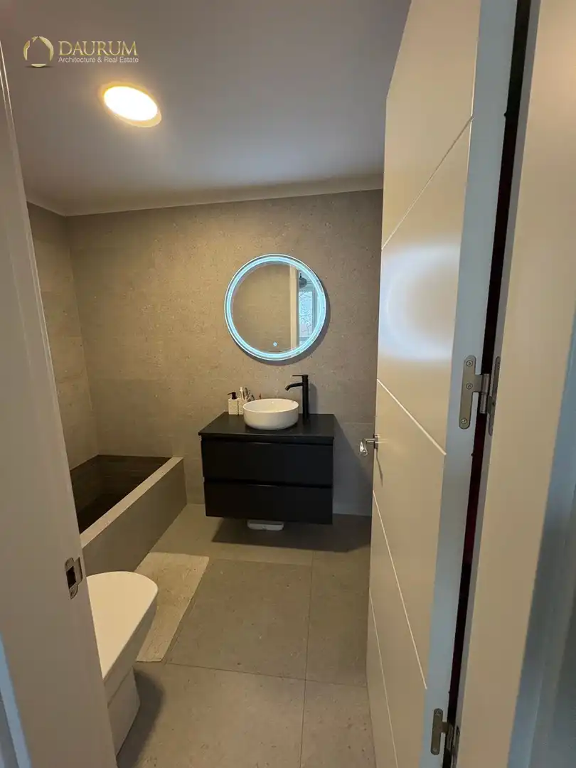 Bathroom of Flat for sale in Madrid  with Heating, Terrace and Storage room