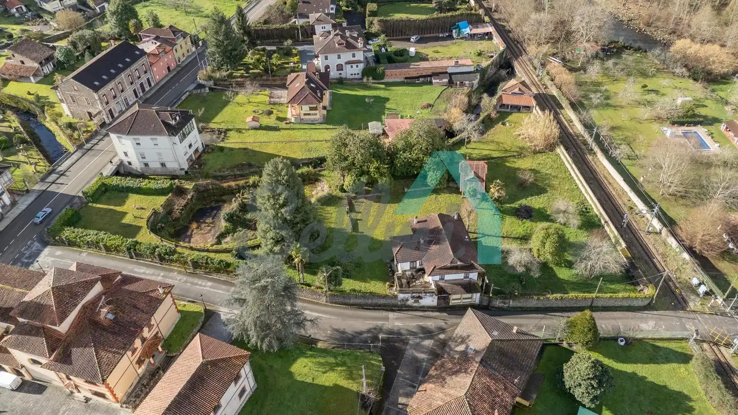 Casa o xalet en venda en Piloña amb Jardí privat, Parquet i Terrassa