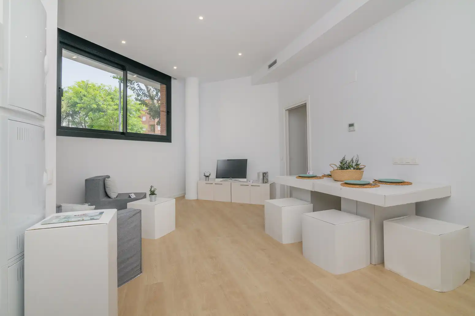 Sala d'estar de Pis en venda en Cornellà de Llobregat amb Calefacció, Parquet i Terrassa