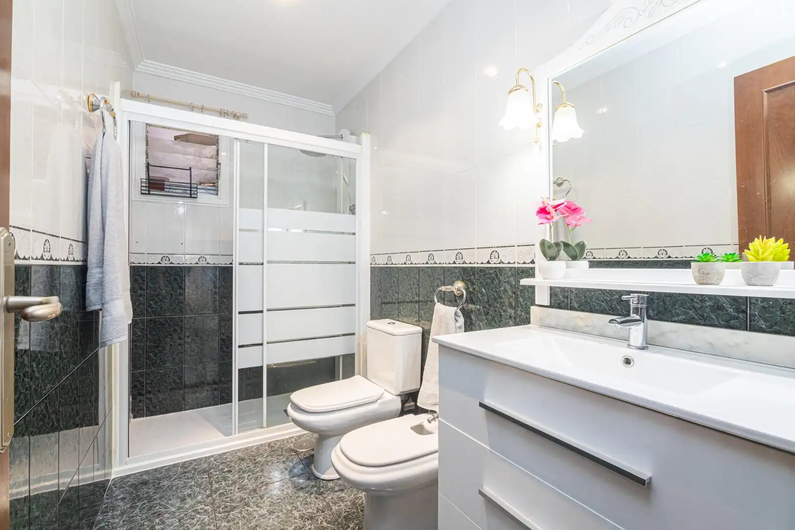 Baño de Planta baja en venta en Elche / Elx con Aire acondicionado, Calefacción y Terraza