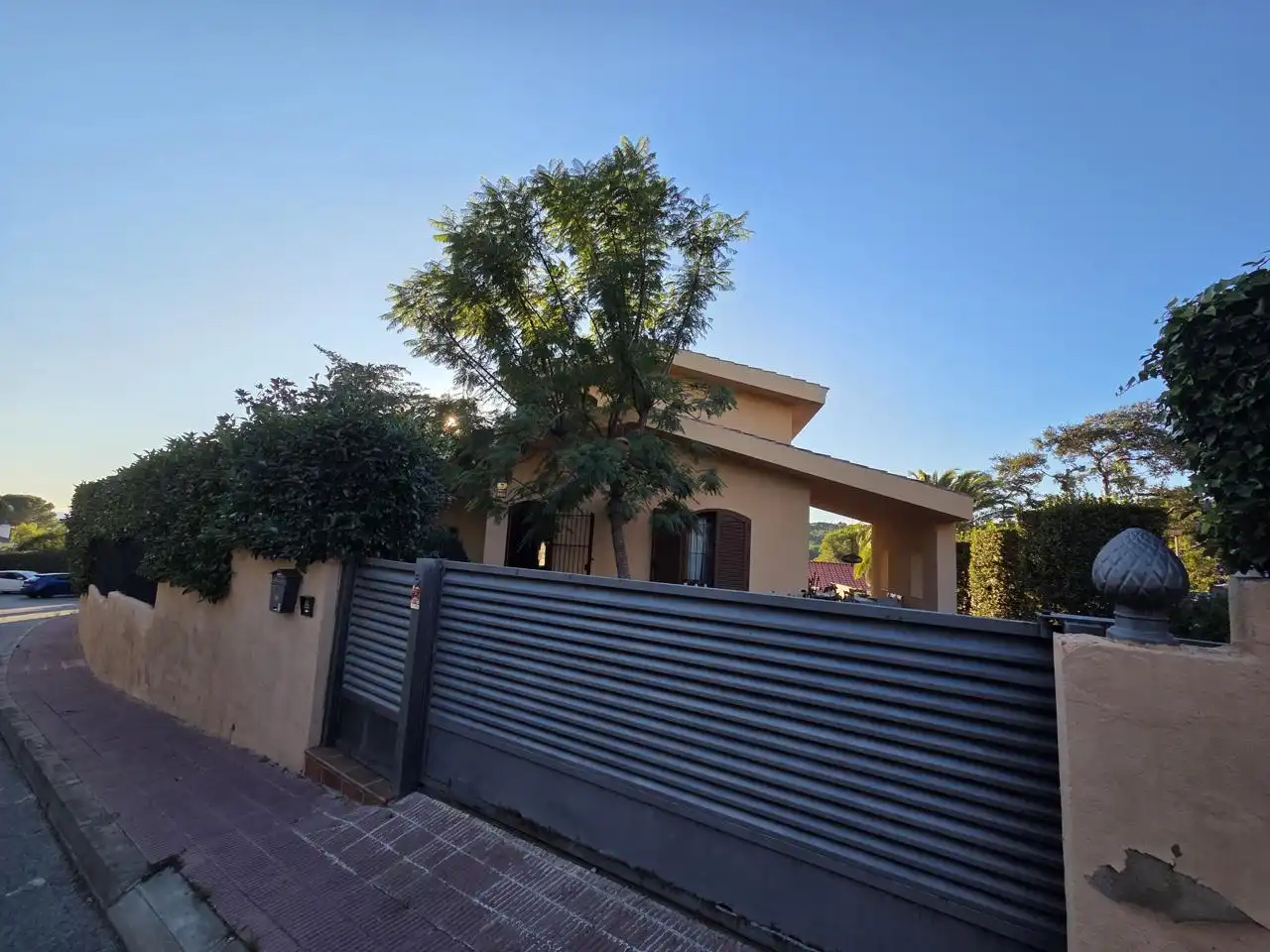 Vista exterior de Casa o xalet en venda en Tarragona amb Aire condicionat, Jardí privat i Terrassa