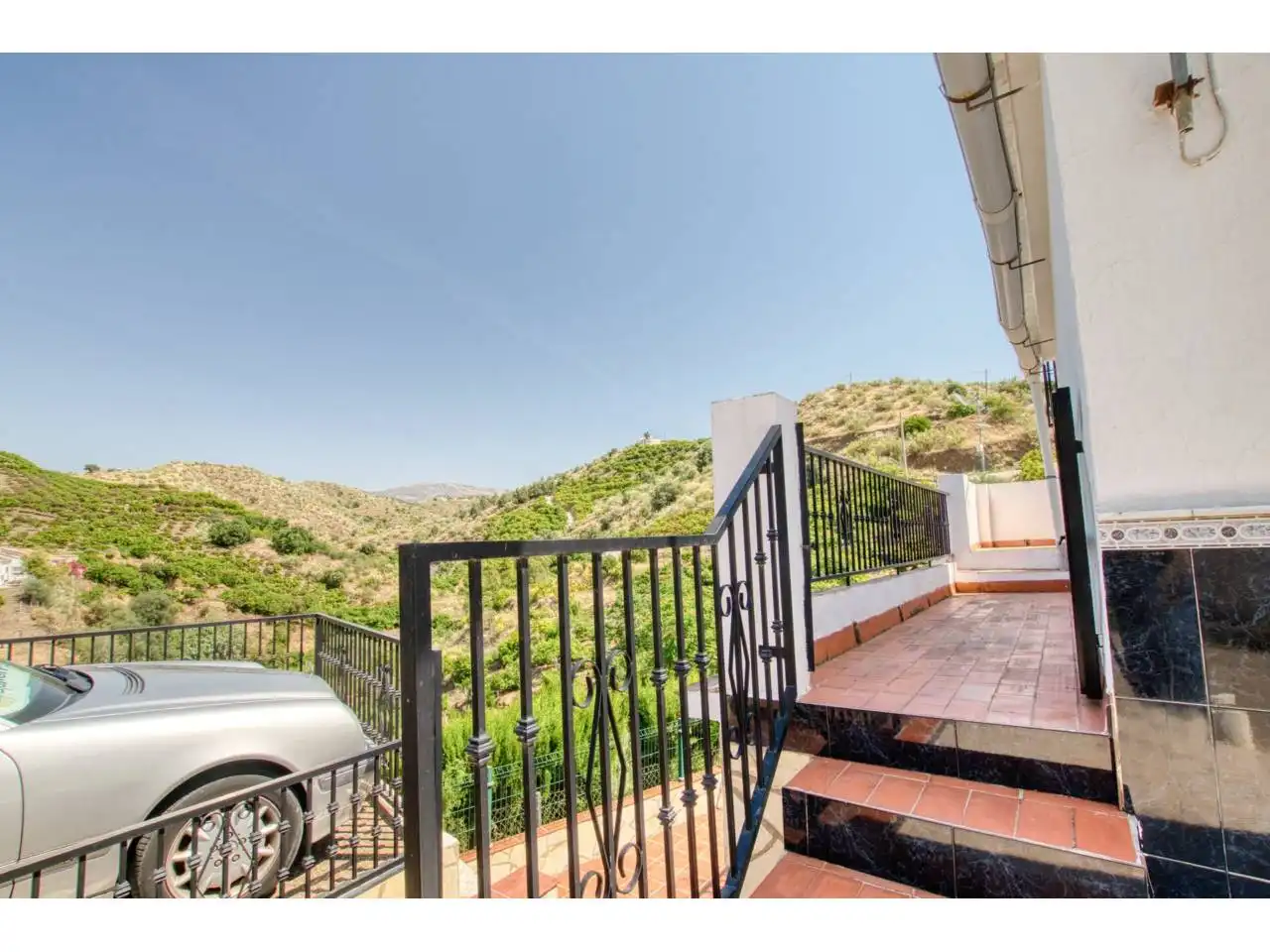 Vista exterior de Casa adosada en venta en Canillas de Aceituno con Terraza