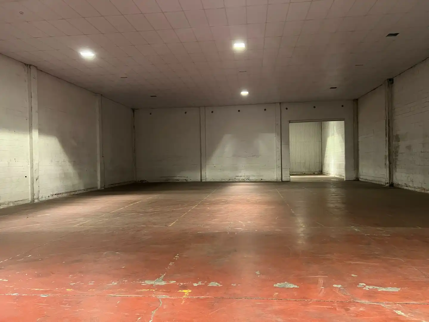 Nave industrial de alquiler en Santiago de Compostela  con Calefacción