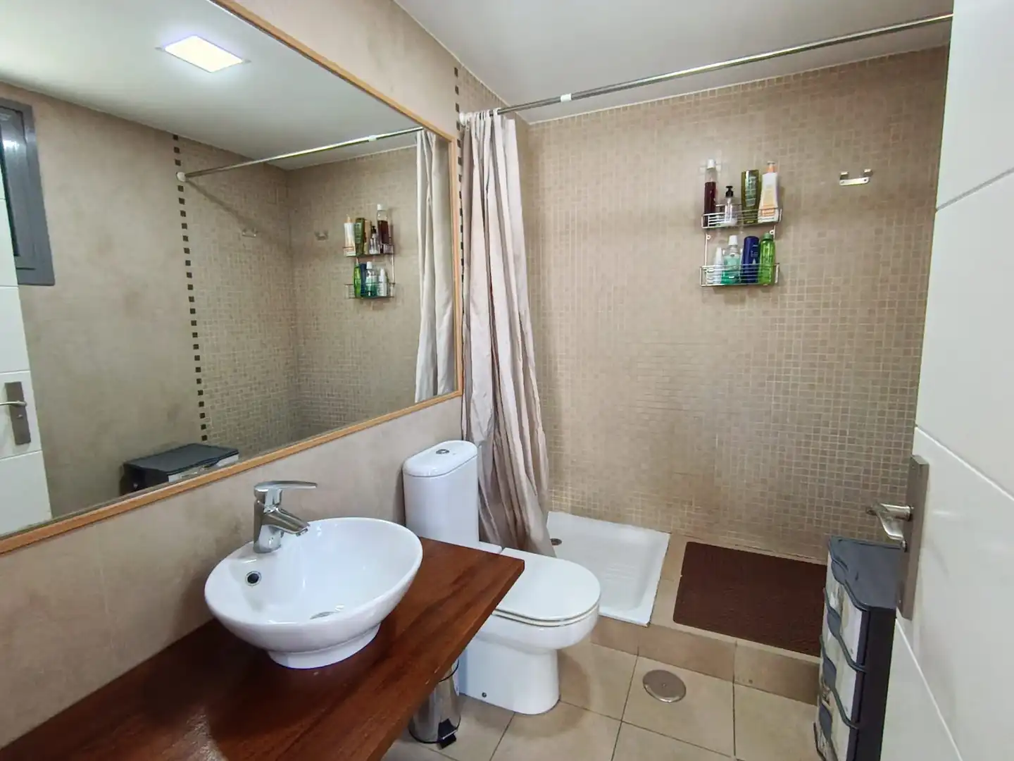 Baño de Piso en venta en Granada con Aire acondicionado, Calefacción y Terraza