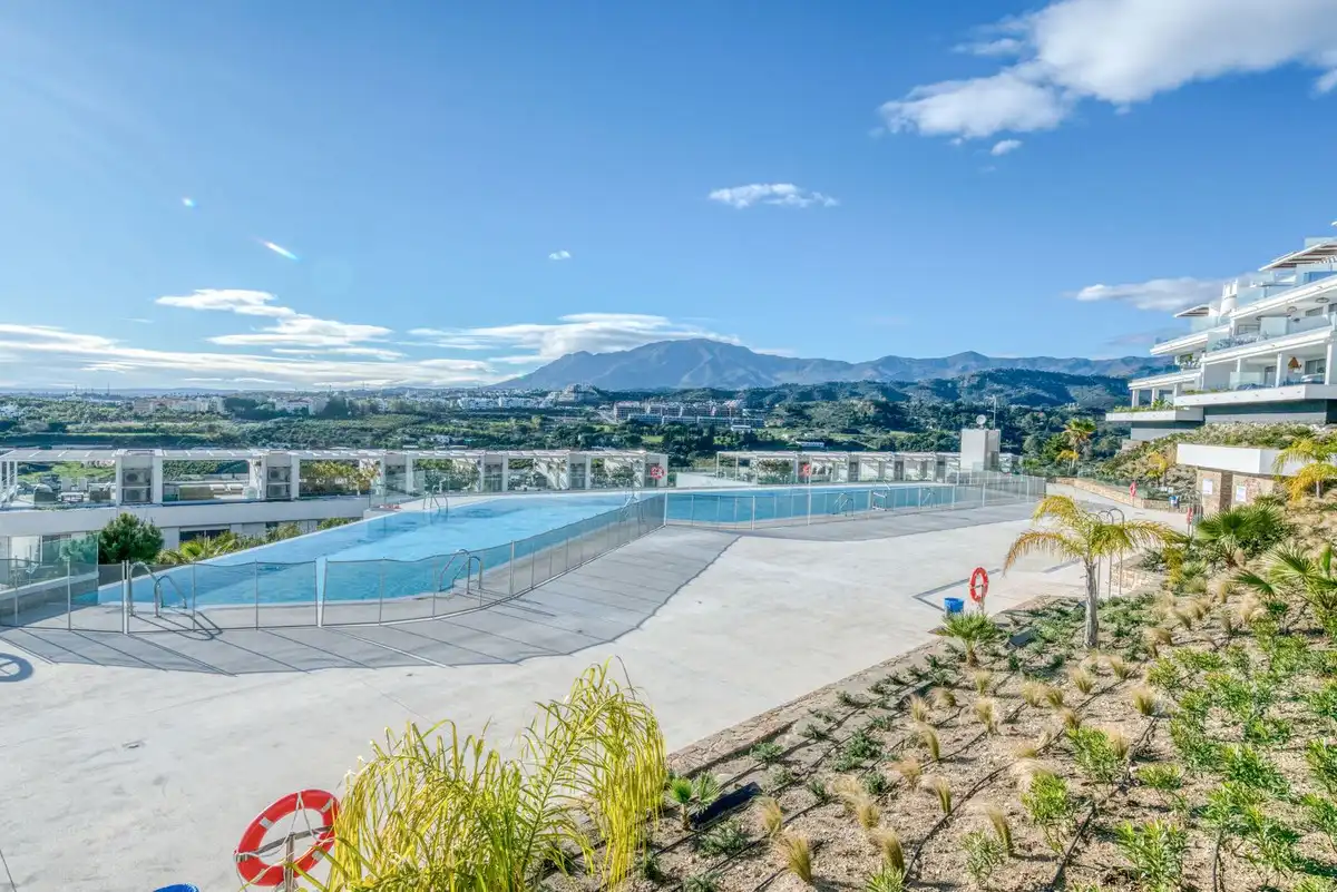 Swimming pool of Ground floor for sale in Estepona  with Air Conditioner, Terrace and Storage room