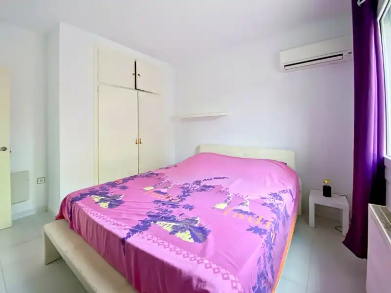 Dormitori de Casa adosada en venda en Empuriabrava amb Aire condicionat, Calefacció i Terrassa