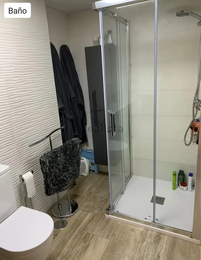 Baño de Ático de alquiler en Almería con Aire acondicionado, Calefacción y Amueblado