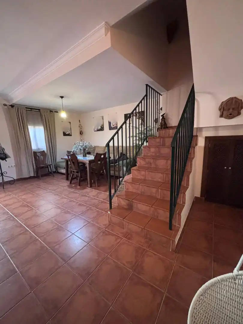 Casa o chalet en venta en Alcalá de Guadaira con Terraza, Trastero y Balcón