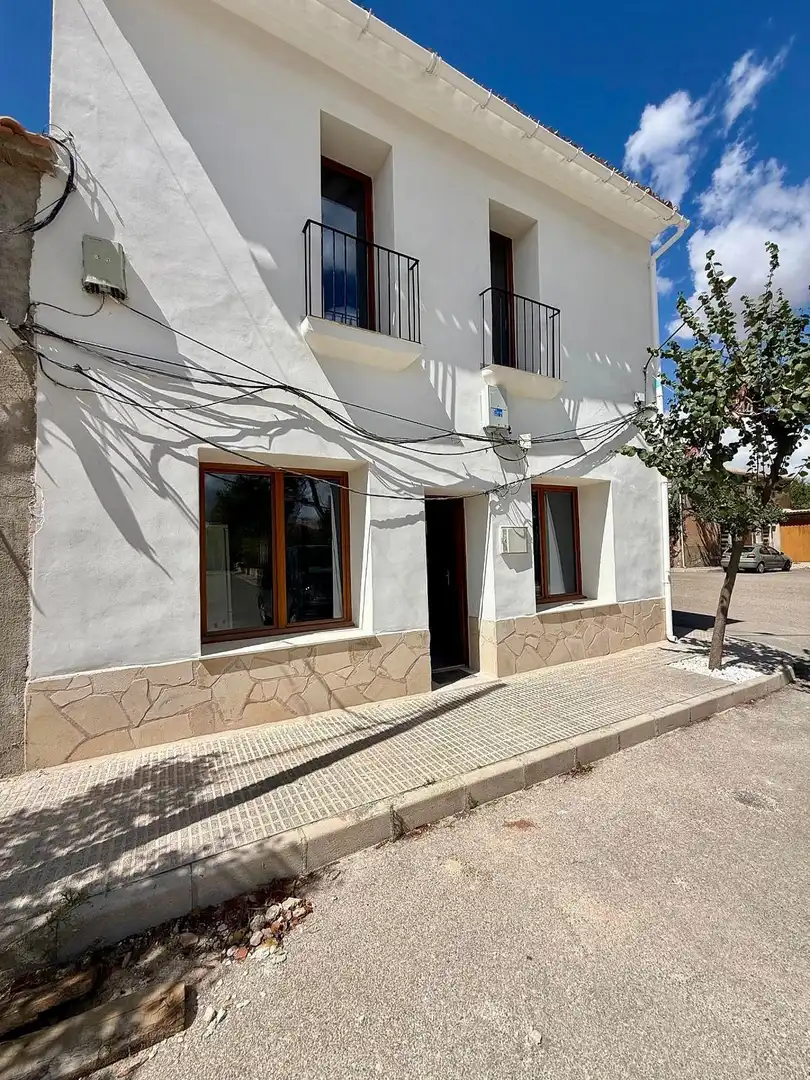 Adosado en venta en El Pinós / Pinoso