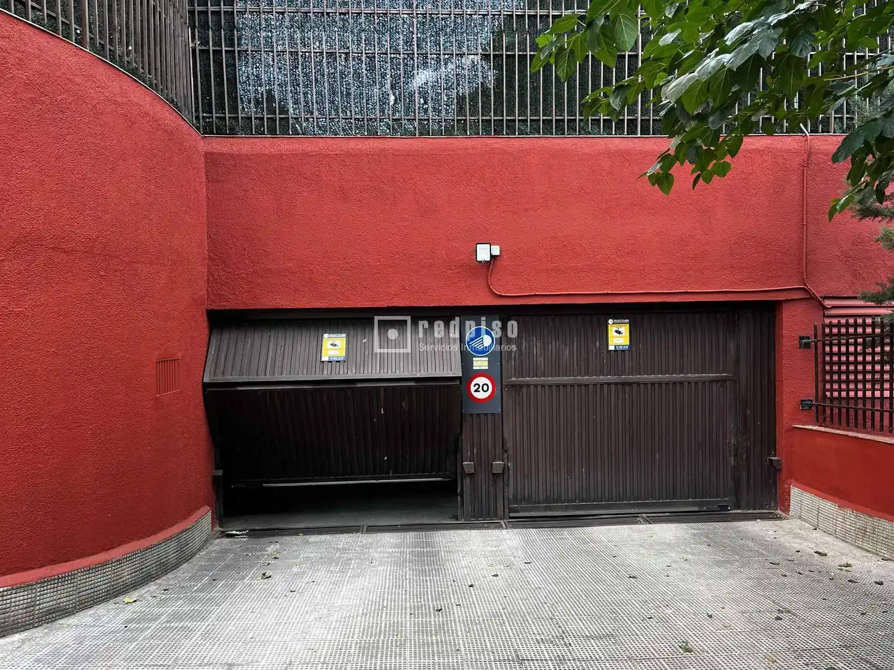 Parking of Garage for rent in Madrid
