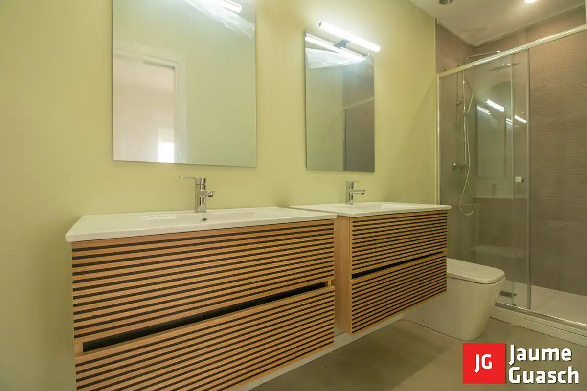 Badezimmer von Wohnung zum Verkauf in Torredembarra mit Klimaanlage, Heizung und Parkett