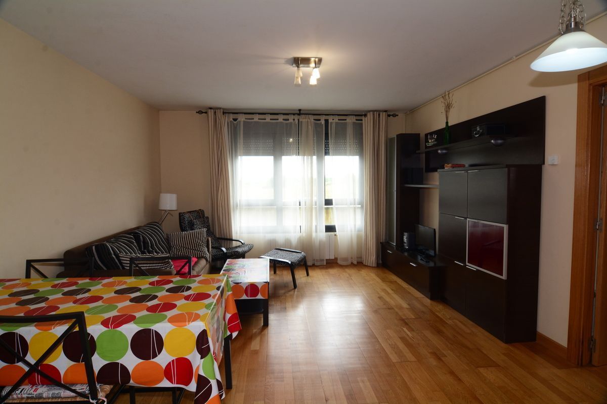 Dormitori de Apartament en venda en Llanes amb Calefacció i Traster