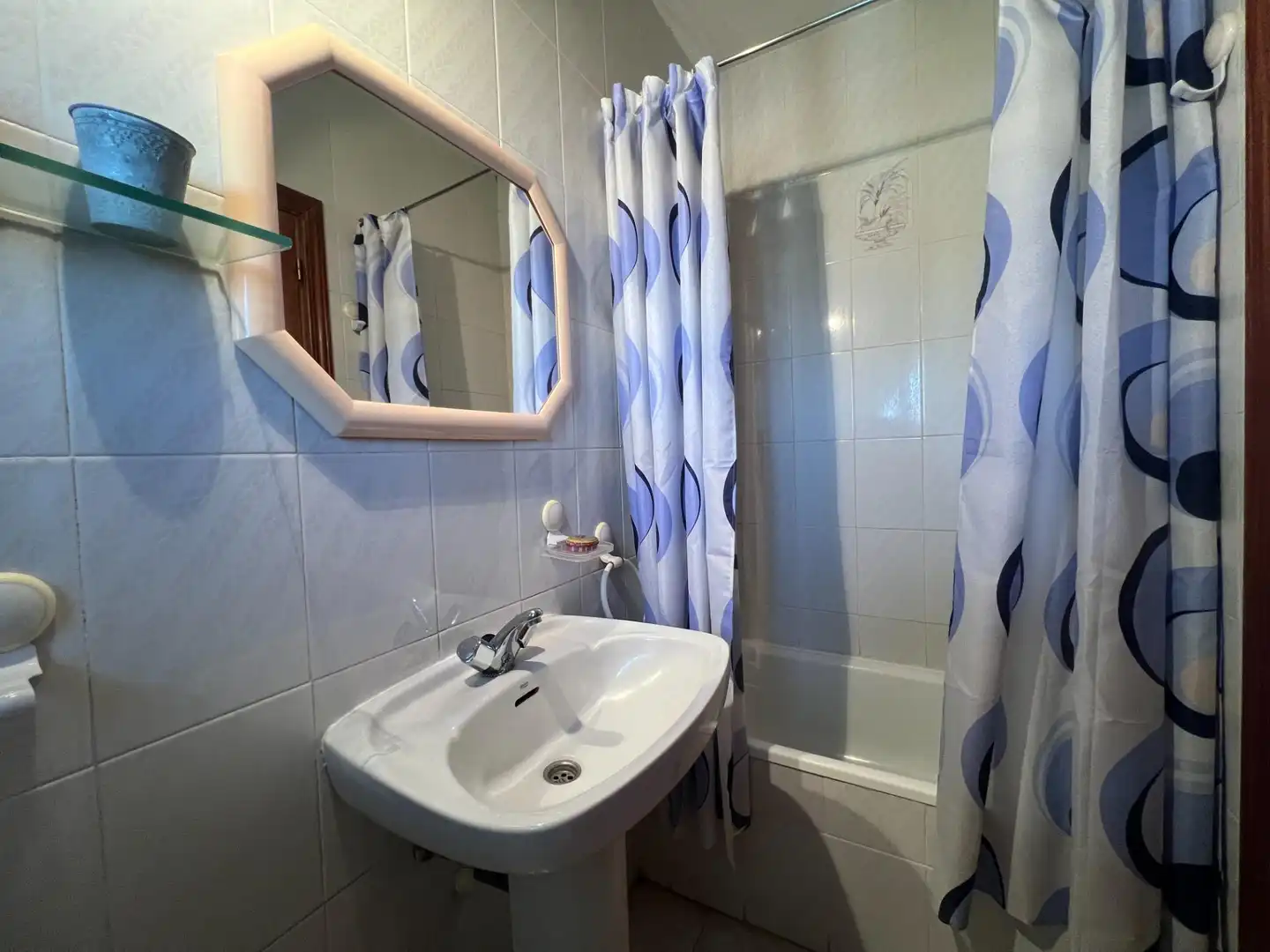 Bathroom of Houses for sale in El Viso de San Juan  with Air Conditioner, Heating and Private garden