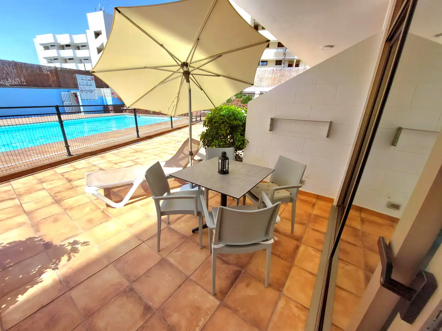 Terraza de Apartamento de alquiler en San Bartolomé de Tirajana con Aire acondicionado, Amueblado y Lavadora