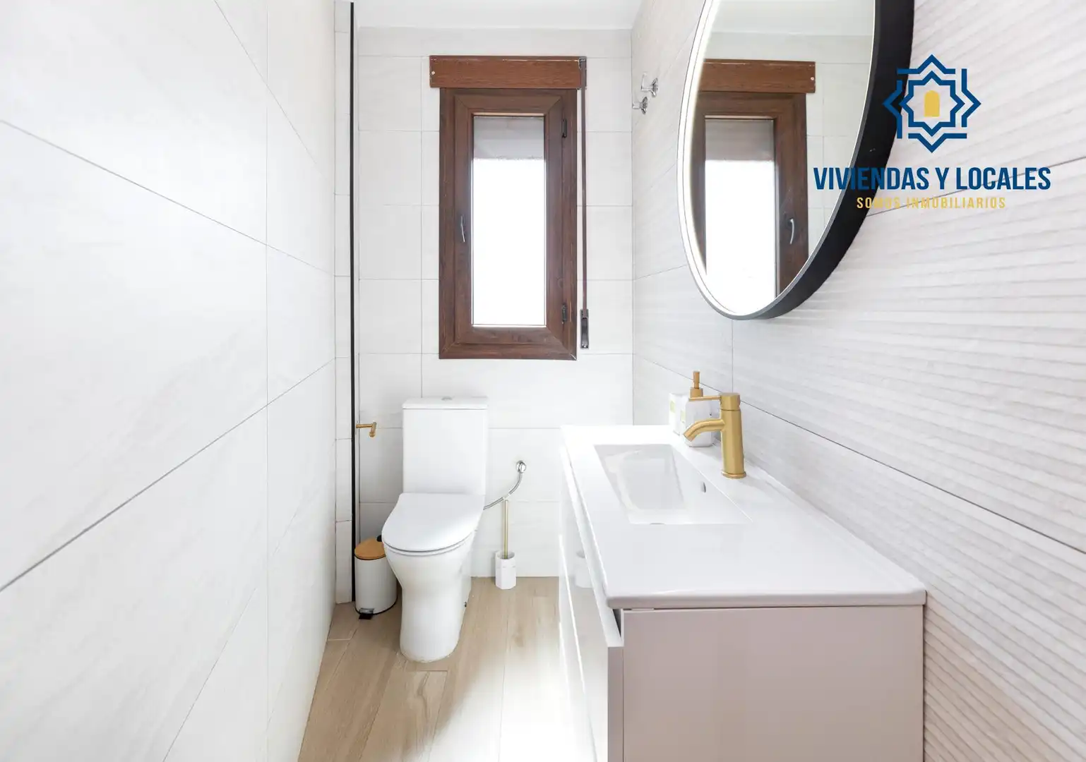 Bathroom of Attic for sale in Gójar  with Air Conditioner, Heating and Terrace