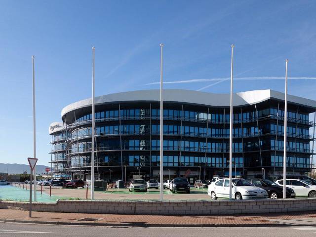 Local comercial en Alquiler en De Los Empresarios, S/N en Los Barrios