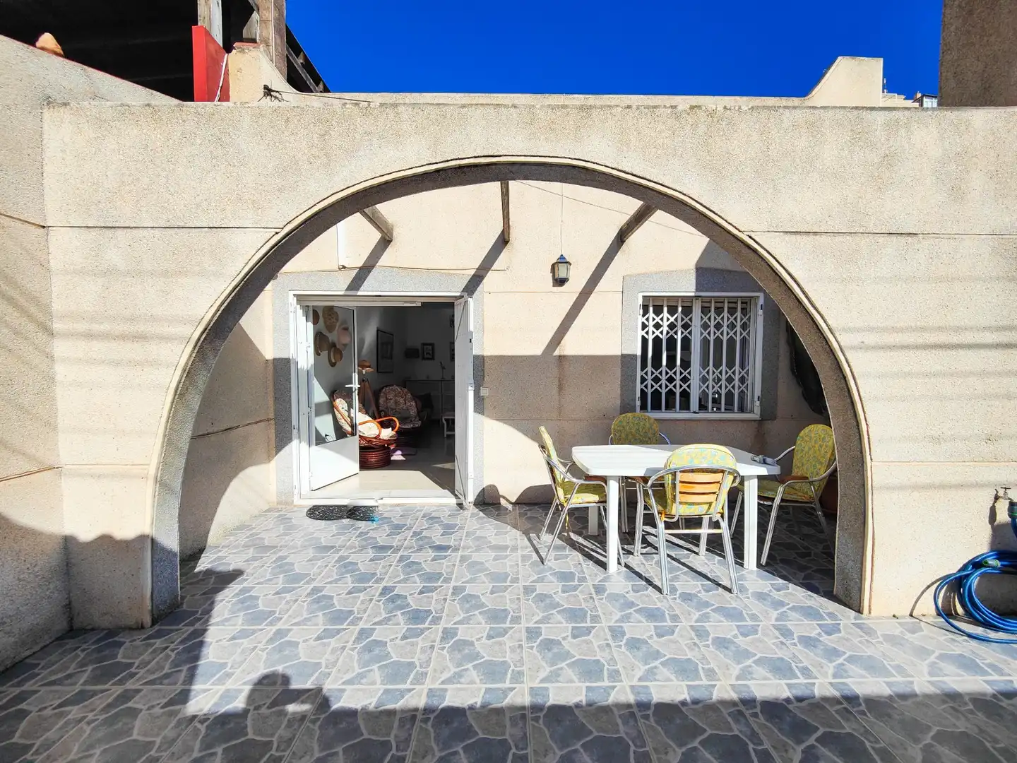 Terraza de Casa adosada en venta en Torrevieja con Aire acondicionado, Jardín privado y Terraza