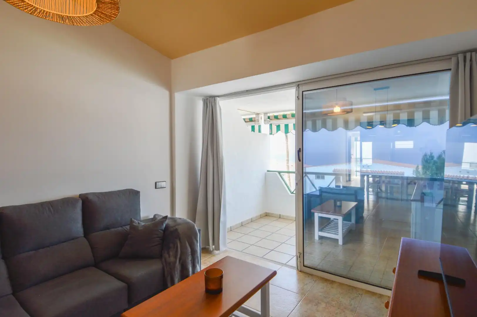 Sala de estar de Apartamento en venta en Mogán con Aire acondicionado, Terraza y Amueblado