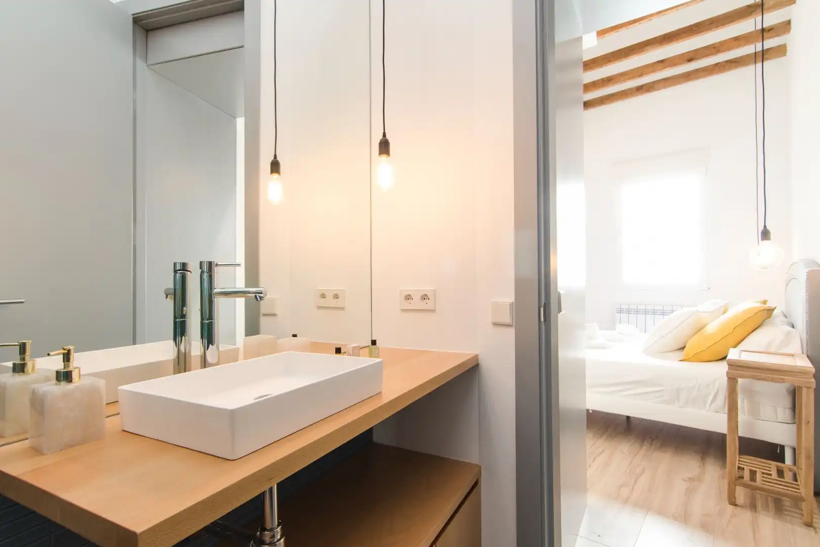 Baño de Ático en venta en Madrid con Calefacción y Amueblado