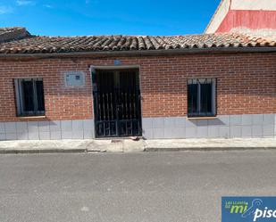 Exterior view of House or chalet for sale in Bobadilla del Campo  with Private garden, Terrace and Storage room